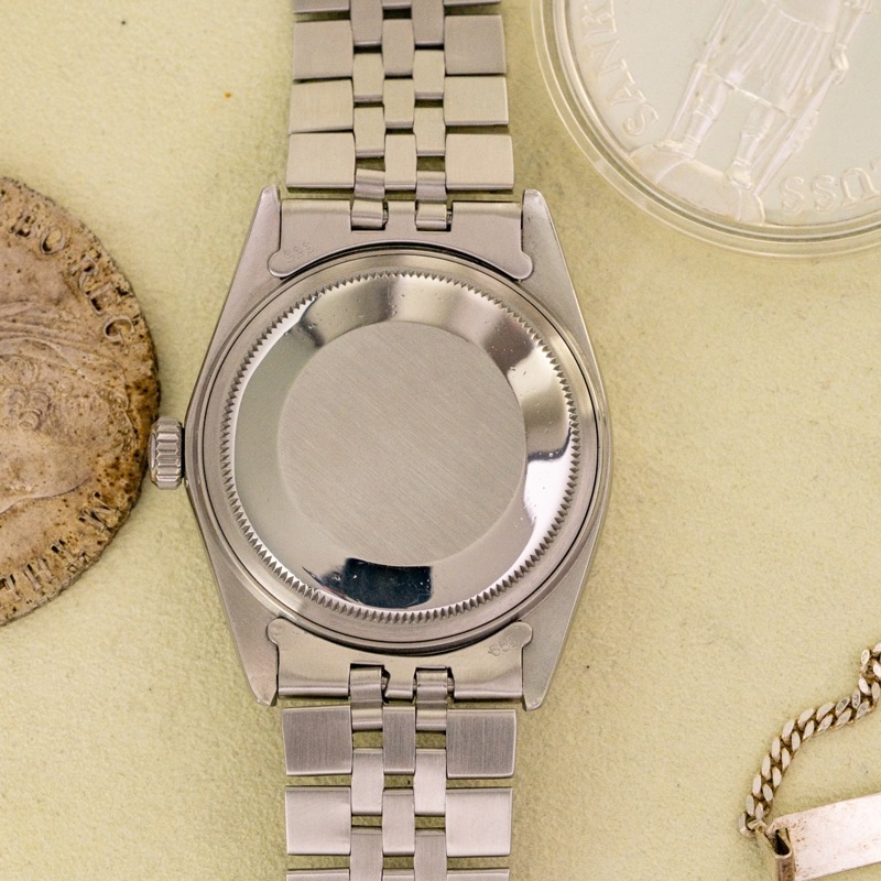 Gehäuserückseite einer Armbanduhr